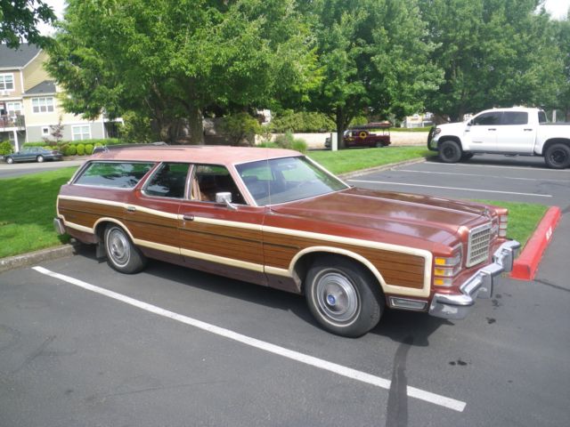 1975 Ford LTD Country Squire Station Wagon - photo 5