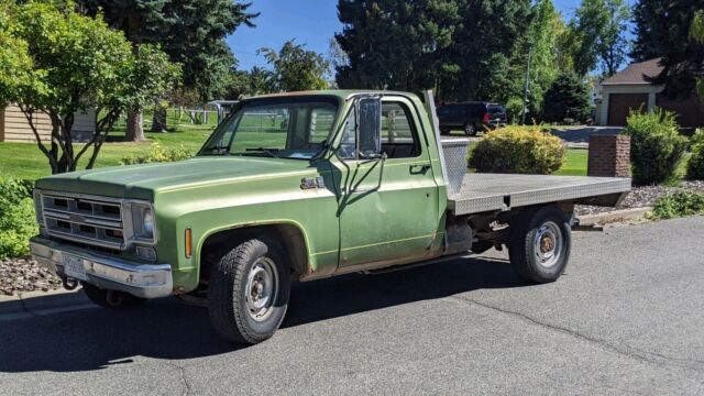 1975 GMC Sierra Pickup Green RWD Automatic Sierra Grande 3500 1975 GMC Sierra Sierra Grande 3500
