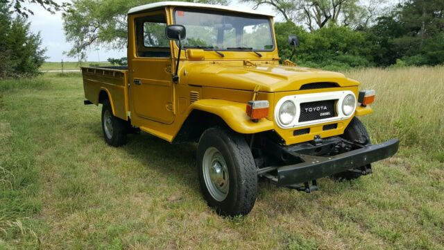 1975 Toyota Land Cruiser pickup - photo 3