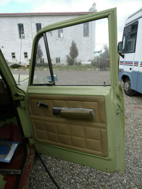 1975 International Harvester 200 Deluxe - photo 11
