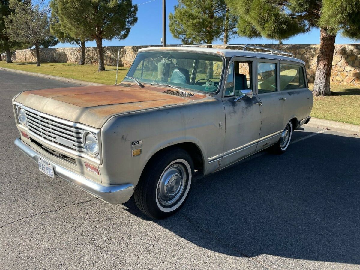 1975 INTERNATIONAL TRAVELALL. LOW RESERVE!!!! sold as is, nice project car, 1975 International Harvester Travelall