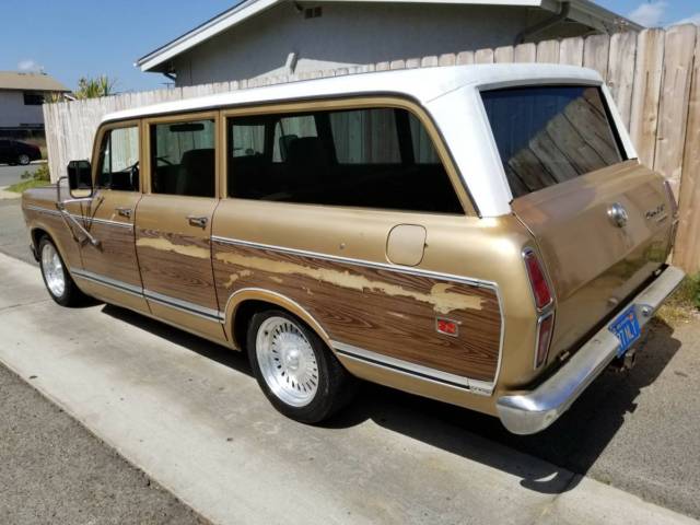 1975 International Harvester Travelall GREAT SURF WAGON - photo 3