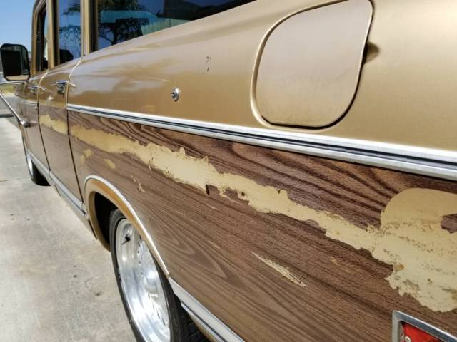 1975 International Harvester Travelall GREAT SURF WAGON - photo 4