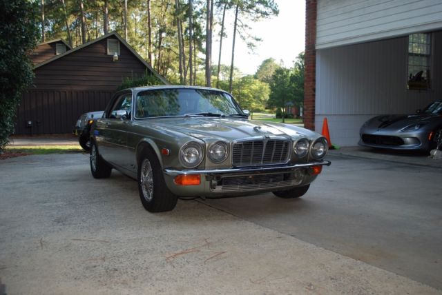 1975 JAGUAR XJ6C IN GREAT CONDITION BEAUTIFUL CAR COLD AC, 350 CHEVY CONVERSIONI 1975 Jaguar XJ6C COUPE COUPE