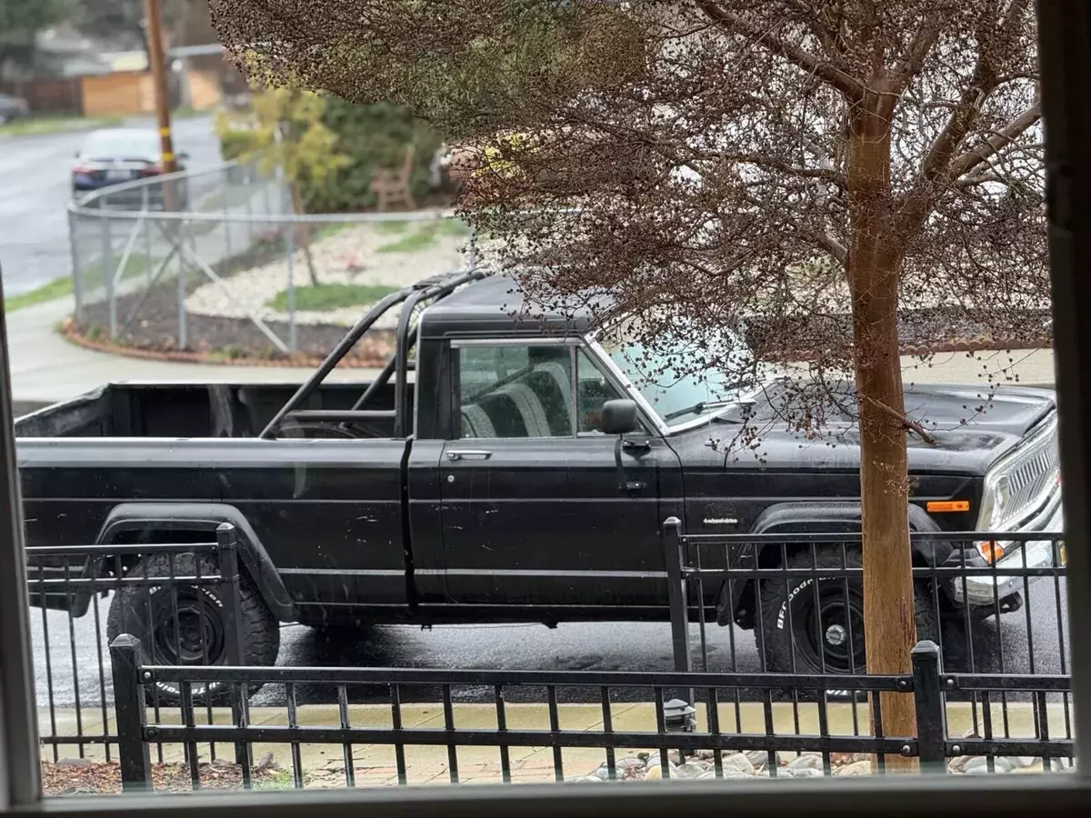 1975 Jeep J10 Black base 1975 Jeep J10 base