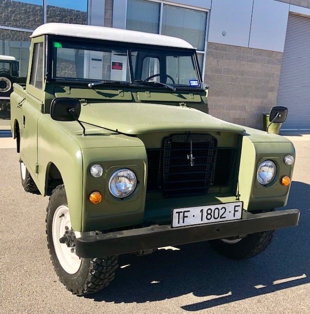 1975 Land Rover Santana 88 1975 Land Rover Defender