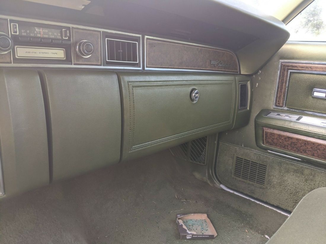1975 Lincoln Continental - photo 4