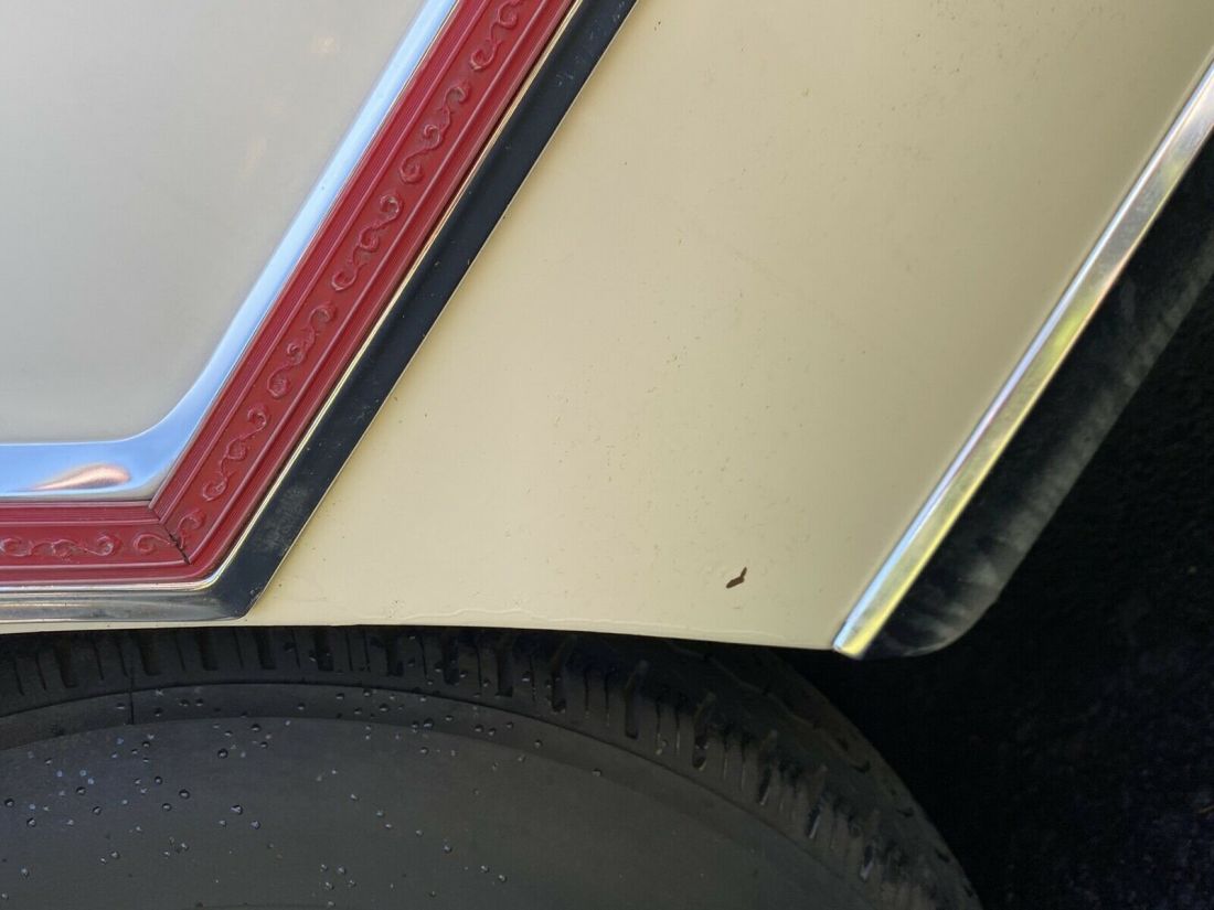 1975 Lincoln Continental Mk IV chrome with lipstick trim and factory pinstripe - photo 11