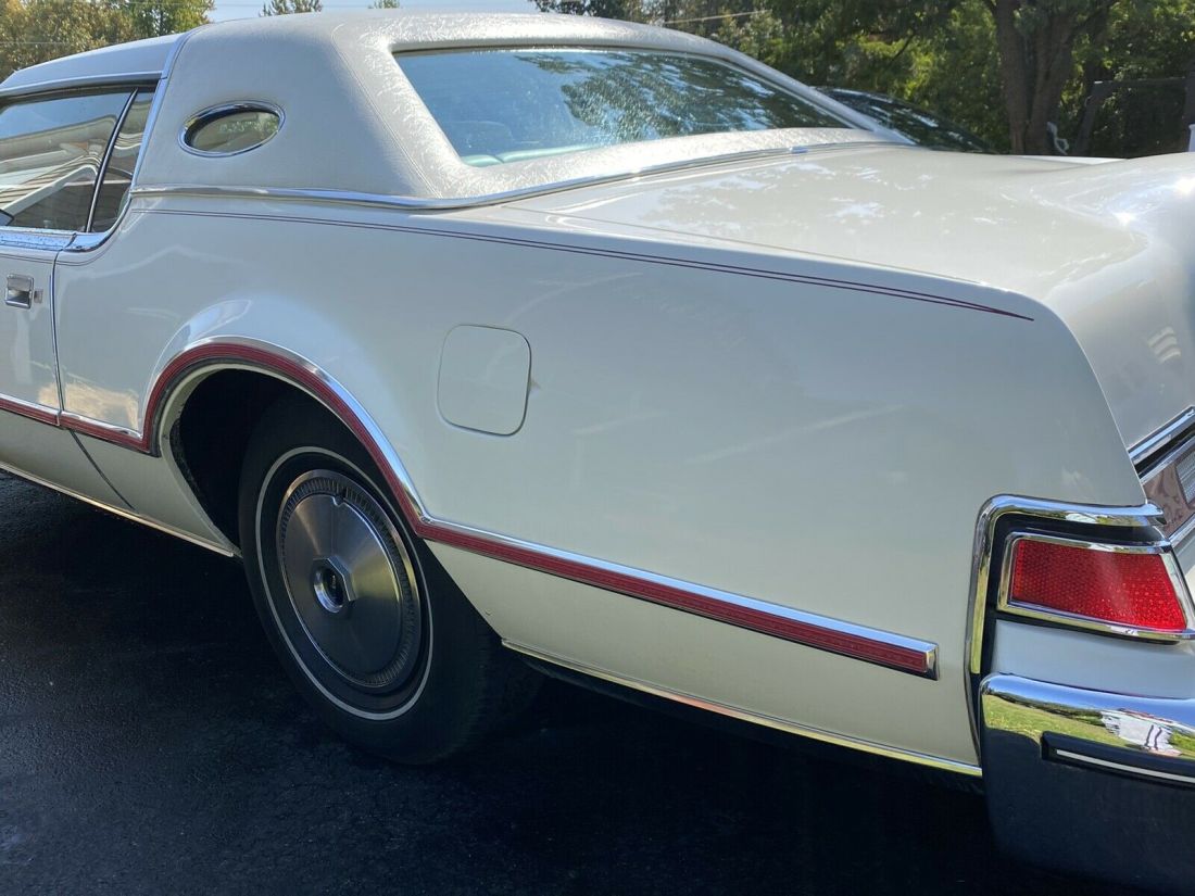 1975 Lincoln Continental Mk IV chrome with lipstick trim and factory pinstripe - photo 12