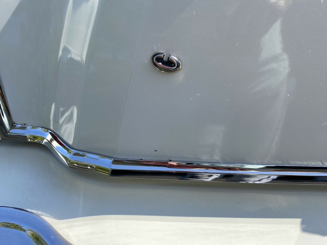 1975 Lincoln Continental Mk IV chrome with lipstick trim and factory pinstripe - photo 13
