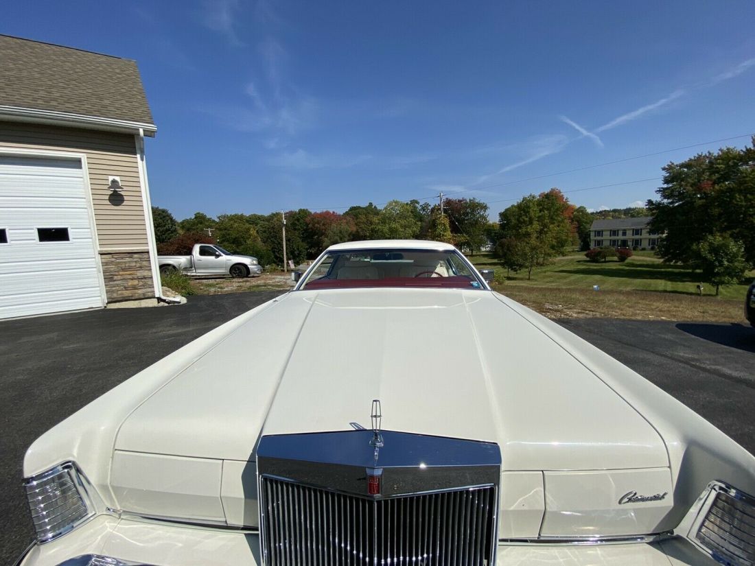 1975 Lincoln Continental Mk IV chrome with lipstick trim and factory pinstripe - photo 3