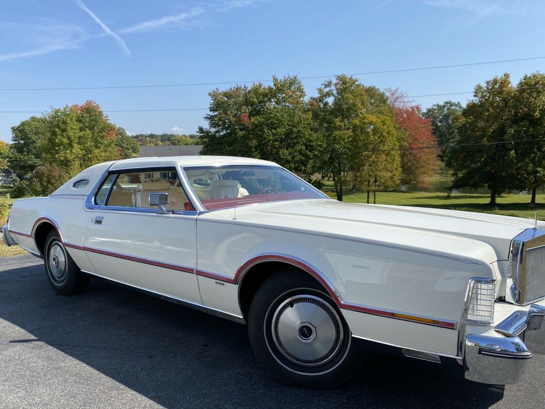 1975 Lincoln Continental Mk IV chrome with lipstick trim and factory pinstripe - photo 5