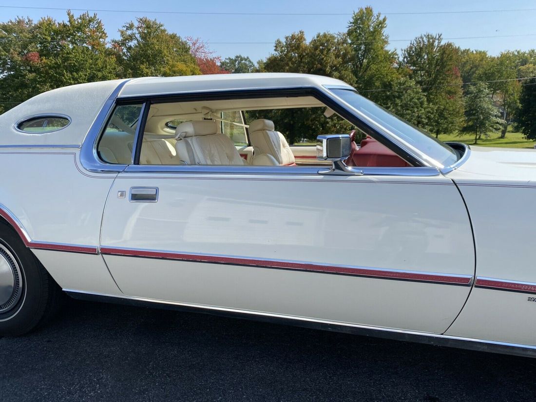 1975 Lincoln Continental Mk IV chrome with lipstick trim and factory pinstripe - photo 6