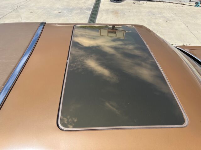 1975 Lincoln Continental Gold Edition - photo 6