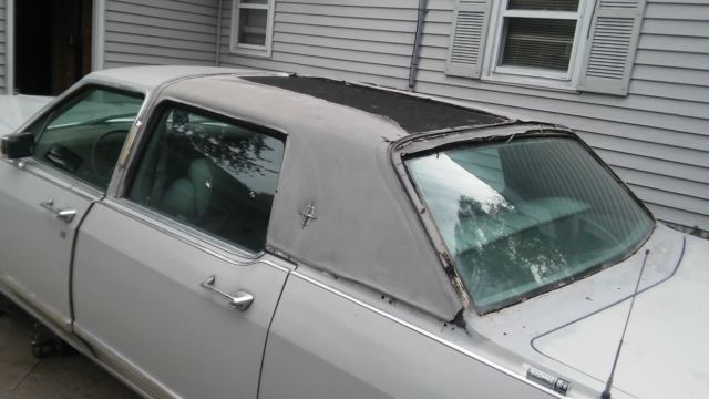 1976 Lincoln Continental Town Car - photo 2