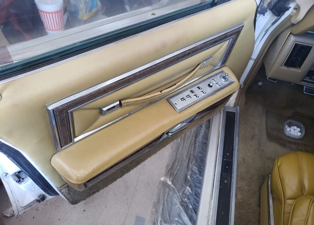 1975 Lincoln Continental - photo 2