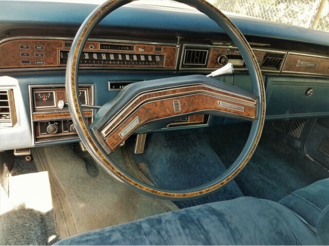 1975 Lincoln Continental Town Car Coupe Show Car - photo 3