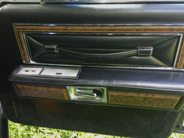 1975 Lincoln Continental Town Car - photo 8