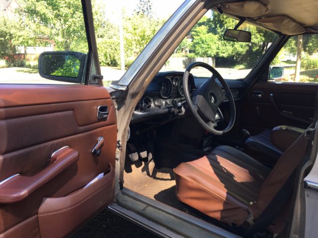 1975 Mercedes-Benz 200-Series - photo 11