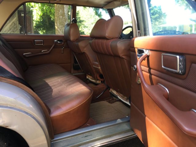 1975 Mercedes-Benz 200-Series - photo 8