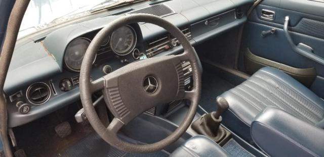 1975 Mercedes-Benz 200-Series - photo 6