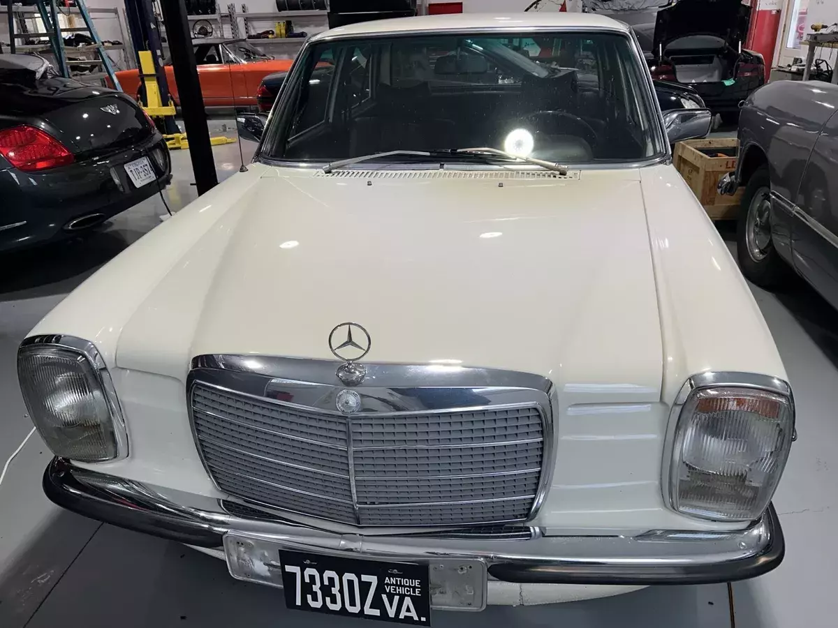 1975 Mercedes-Benz 240 D Sedan White euro 1975 Mercedes-Benz 240 D euro