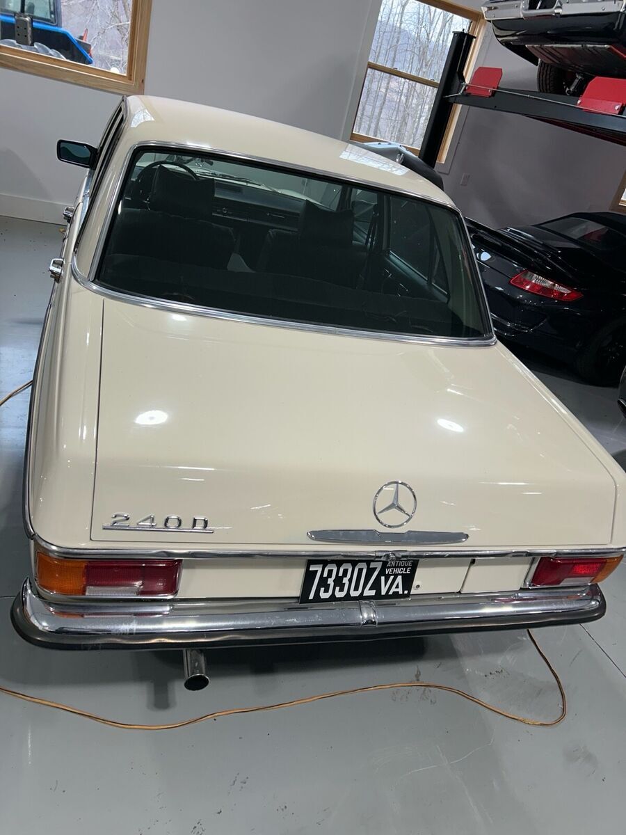 1975 Mercedes-Benz 240 D euro - photo 2