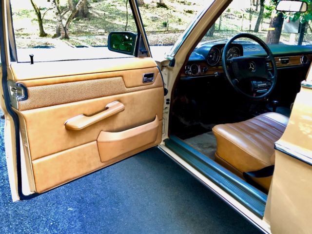 1975 Mercedes-Benz 200-Series 114 - photo 10