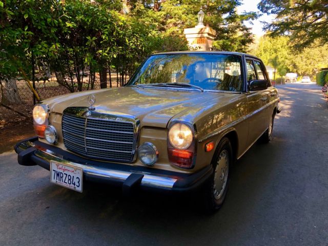 1975 Mercedes-Benz 200-Series 114 - photo 2