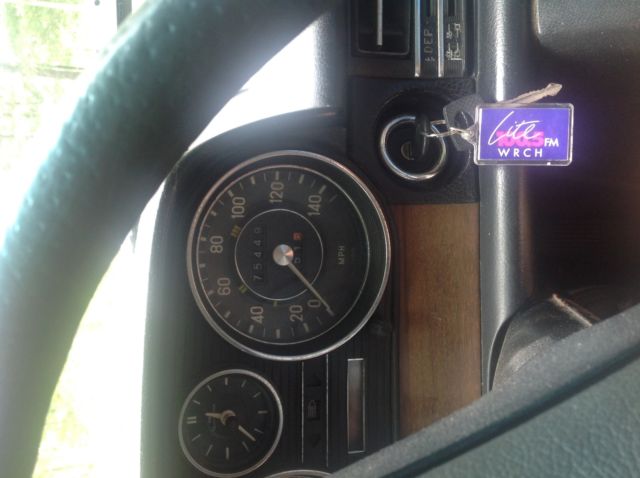 1975 Mercedes-Benz 200-Series Coupe - photo 10