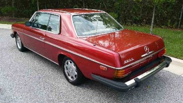 1975 Mercedes-Benz 200-Series - photo 3