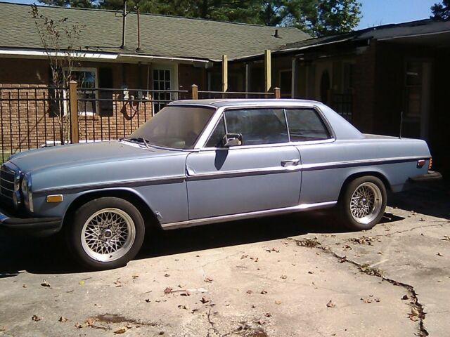 1975 Mercedes-Benz 200-Series - photo 3