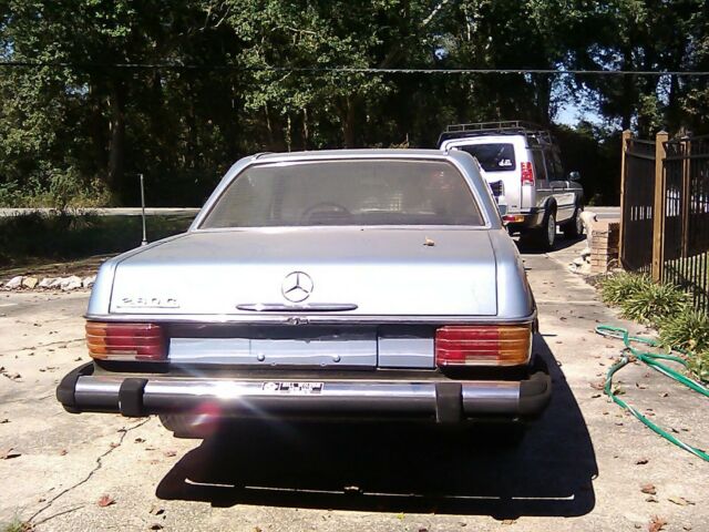 1975 Mercedes-Benz 200-Series - photo 4
