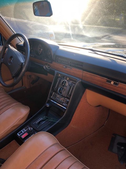 1975 Mercedes-Benz 200-Series W116 in DB 423 Dark Tobacco Brown w. 69k miles - photo 10