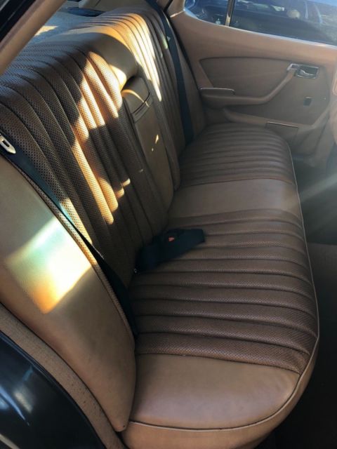 1975 Mercedes-Benz 200-Series W116 in DB 423 Dark Tobacco Brown w. 69k miles - photo 11
