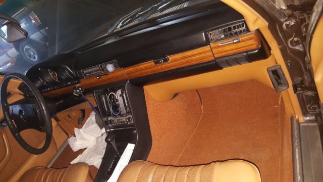 1975 Mercedes-Benz 200-Series W116 in DB 423 Dark Tobacco Brown w. 69k miles - photo 12