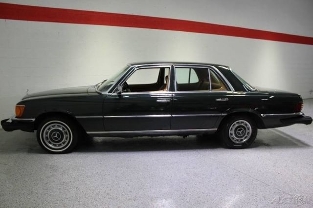 1975 Mercedes-Benz 200-Series - photo 10