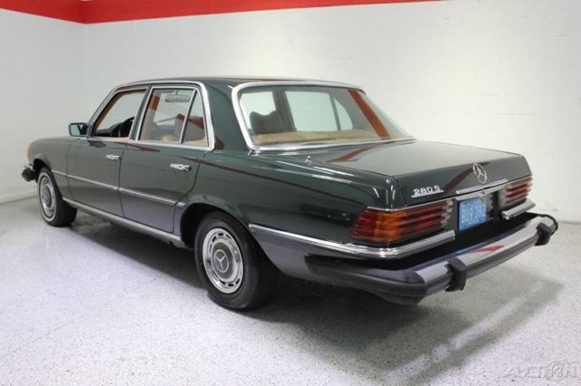 1975 Mercedes-Benz 200-Series - photo 11