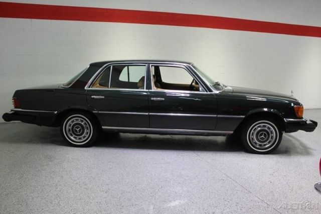 1975 Mercedes-Benz 200-Series - photo 9