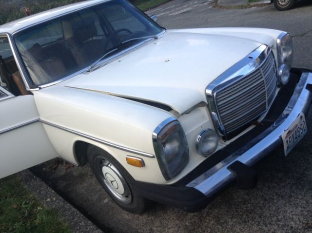1975 Mercedes-Benz 300D 1975 Mercedes-Benz 300-Series Base Sedan 4-Door