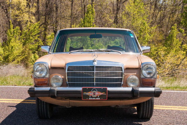 1975 Mercedes-Benz 300-Series 300D - photo 2