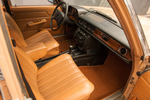 1975 Mercedes-Benz 300-Series 300D - photo 8