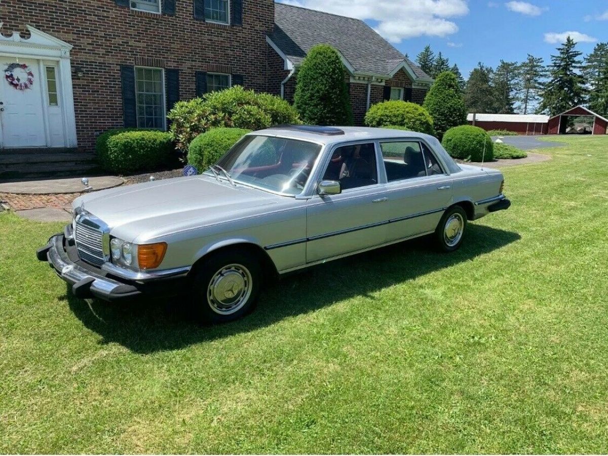 1975 Mercedes-Benz 400-Series 1975 Mercedes-Benz 400-Series