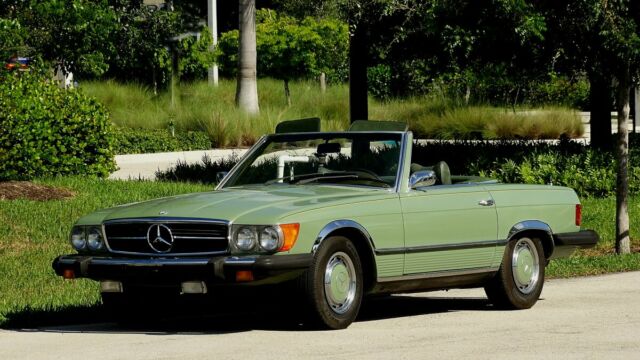 1975 MERCEDES BENZ 450SL ROADSTER BOTH TOPS LOW MILES COLOR CODED GREEN 1975 Mercedes-Benz SL-Class