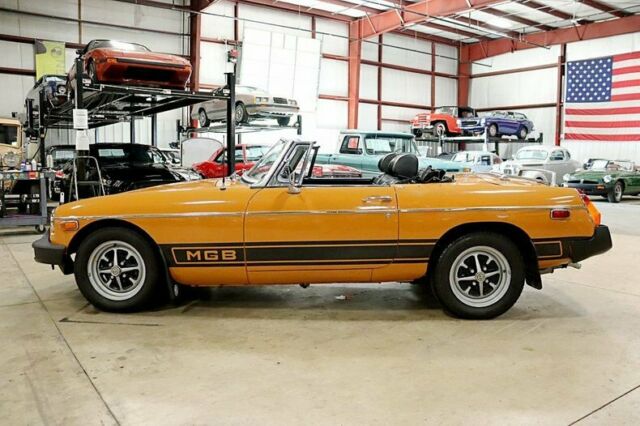 1975 MG MGB - photo 2