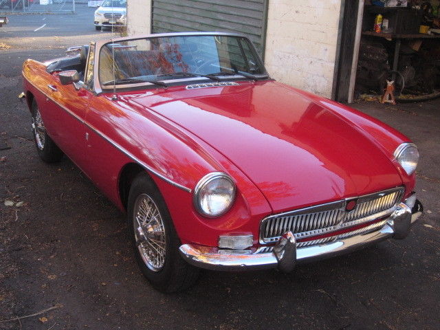 1975 MG B MGB Roadster w/ Chrome bumpers 1975 MG MGB