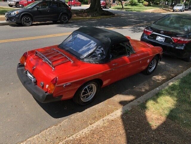 1975 MG MGB - photo 2