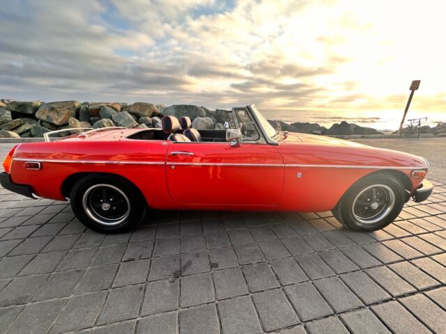 1975 MG MGB Convertible Red FWD Manual 1975 MG MGB
