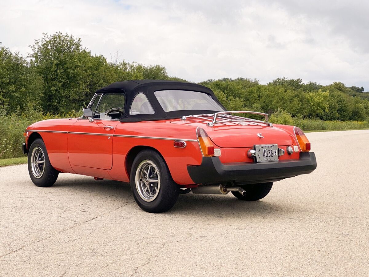 1975 MG MGB - photo 2