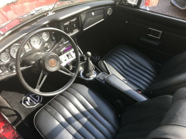 1975 MG MGB convertable - photo 4